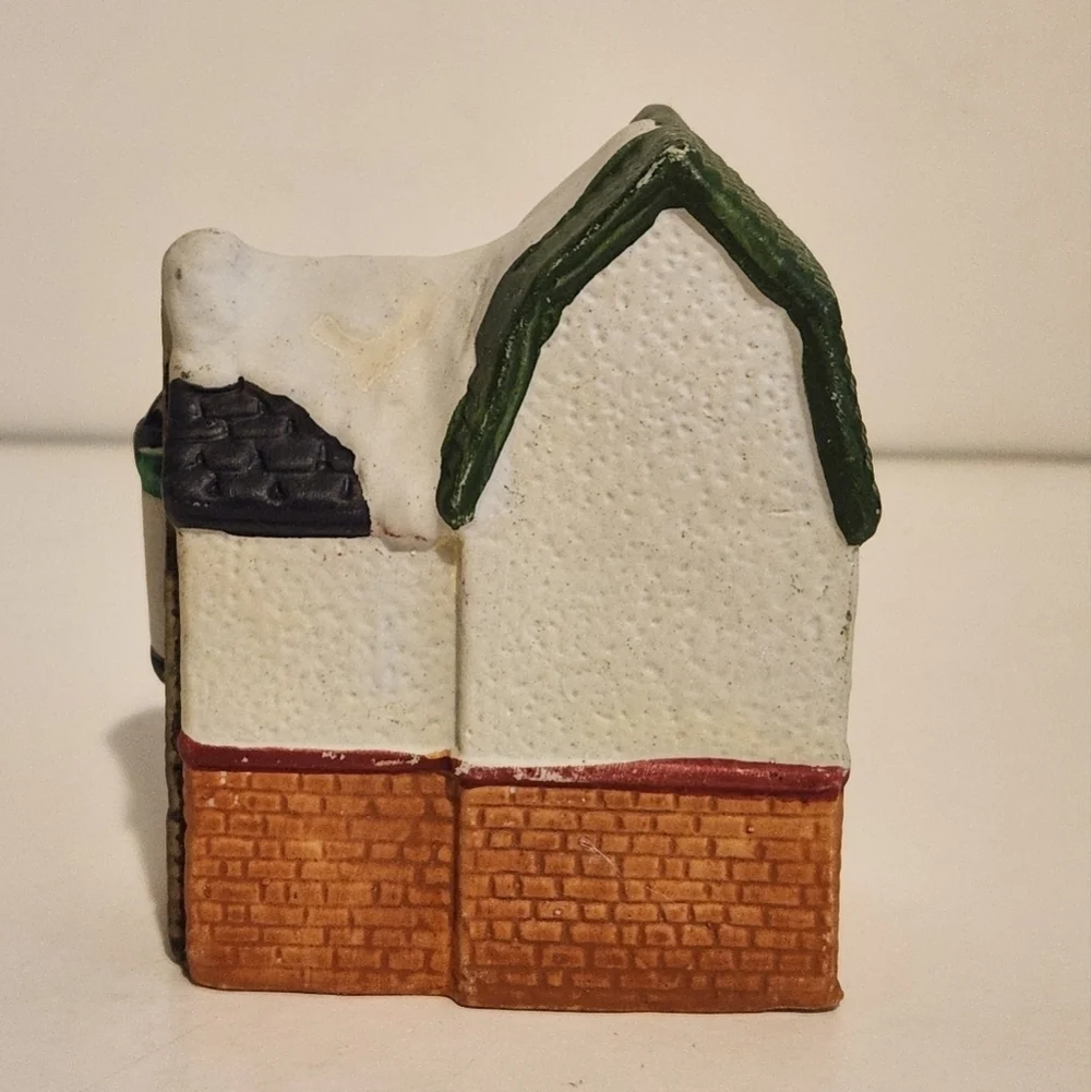 Vintage Christmas Town Hotel Decoration